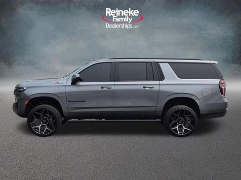 Used 2022 Chevrolet Suburban Z71 AWD/4WD image 9