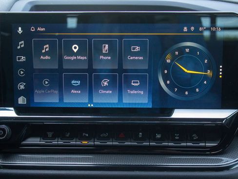 Used 2024 Chevrolet Silverado 2500 ZR2 w/ Technology Package AWD/4WD image 16
