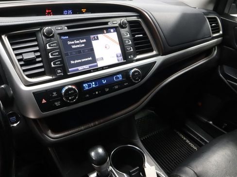 Used 2019 Toyota Highlander Limited AWD/4WD image 31