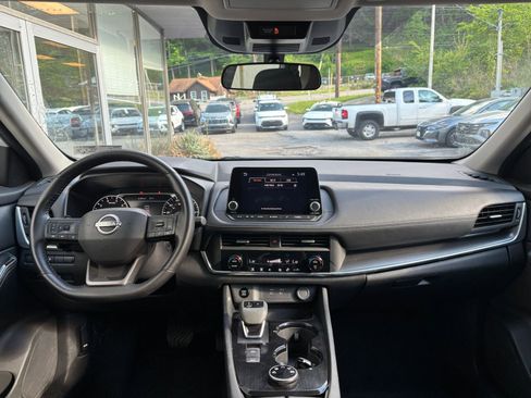 Used 2025 Nissan Rogue SV AWD/4WD image 35