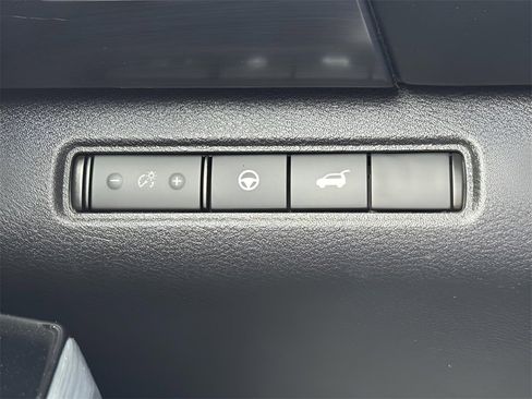 Used 2024 Nissan Pathfinder SL image 22