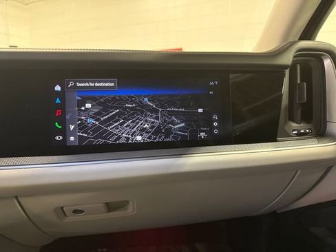 Used 2025 Porsche Cayenne image 19