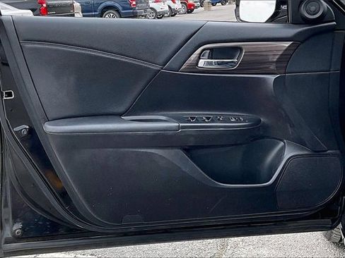 Used 2017 Honda Accord EX image 20