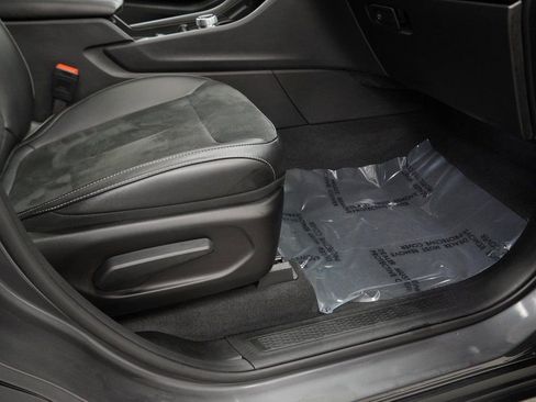 Certified 2025 Jeep Grand Cherokee Altitude image 49