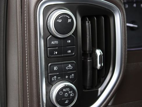 Used 2019 GMC Sierra 1500 SLT image 18