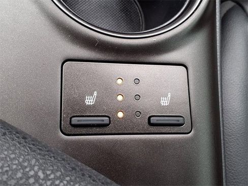 Used 2022 Toyota Camry XSE image 19