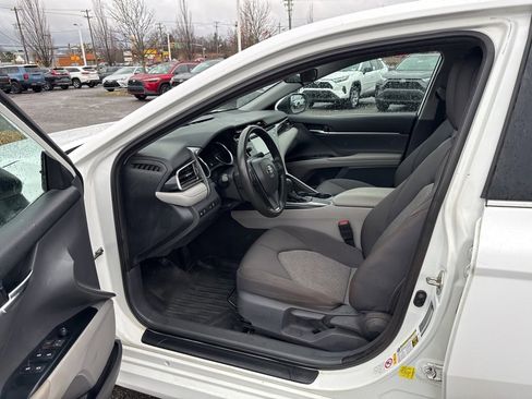 Certified 2019 Toyota Camry L image 8