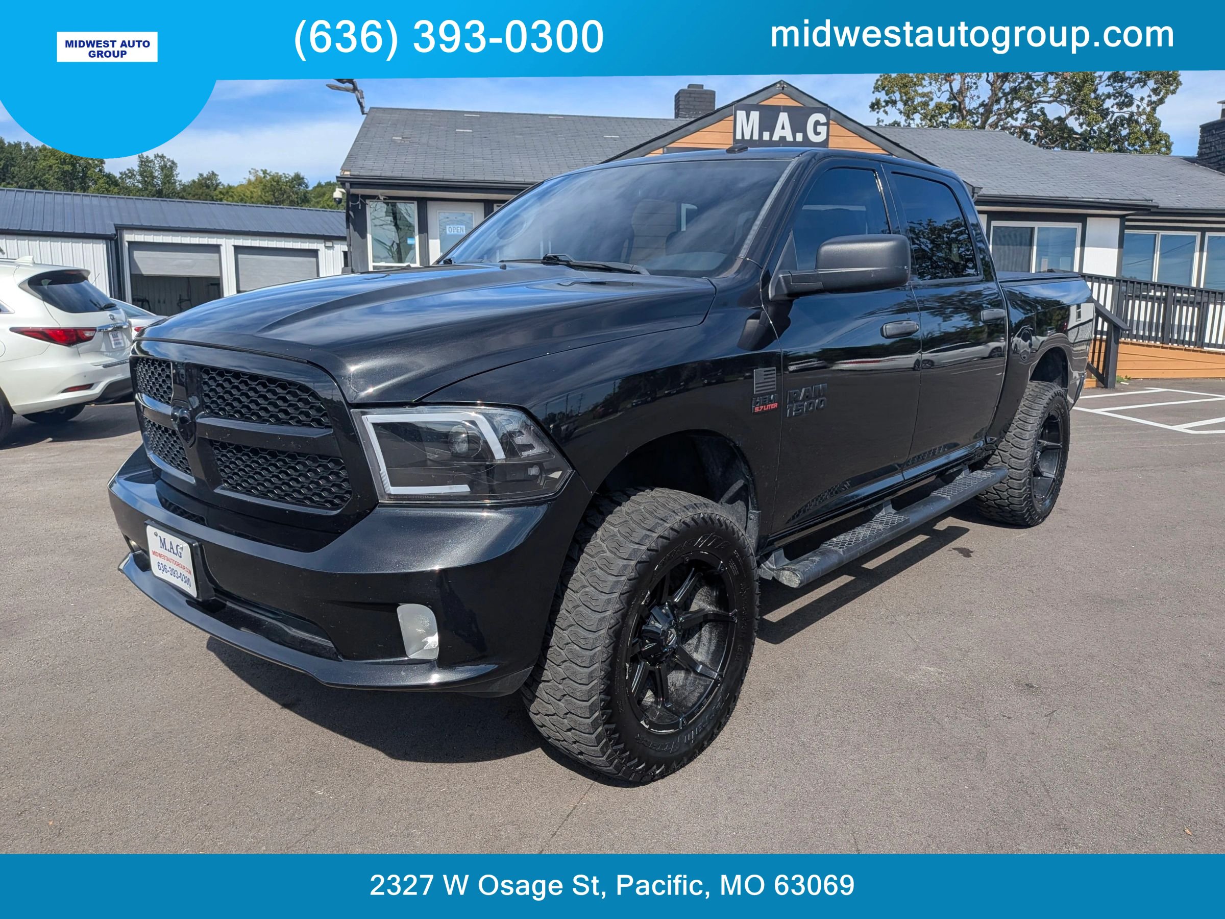 Used 2018 RAM 1500 Express w/ Black Ram 1500 Express Group AWD/4WD image 1