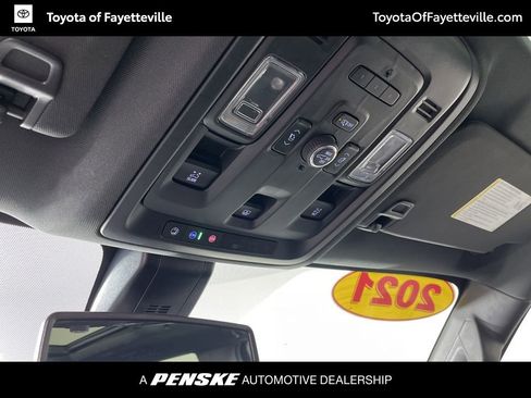 Used 2021 Chevrolet Tahoe Z71 w/ Luxury Package image 27