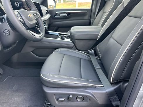 New 2026 Chevrolet Suburban Premier w/ Sun And Tow Package AWD/4WD image 33