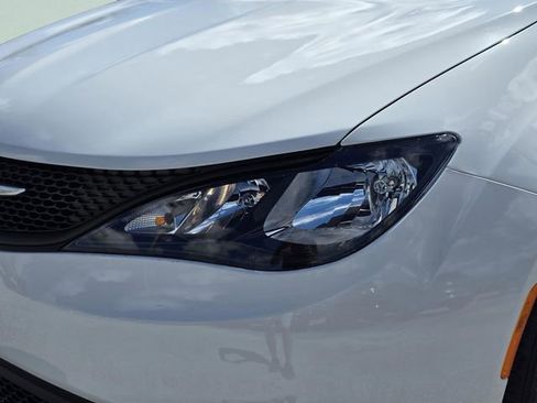 New 2026 Chrysler Voyager LX image 13