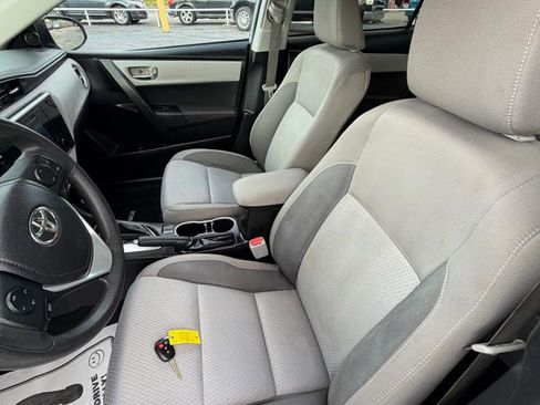 Used 2018 Toyota Corolla LE image 11