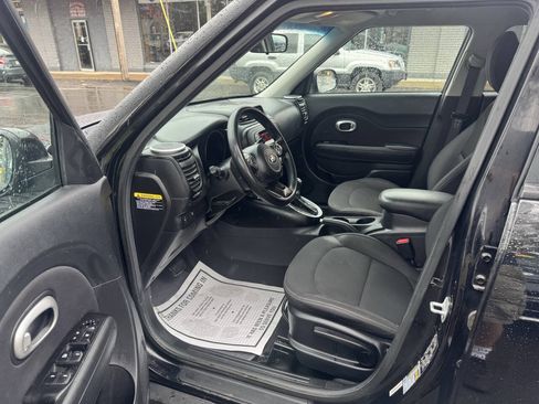 Used 2015 Kia Soul FWD image 7