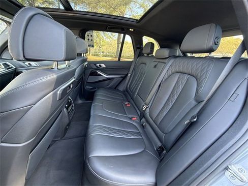 Used 2025 BMW X5 xDrive50e image 23