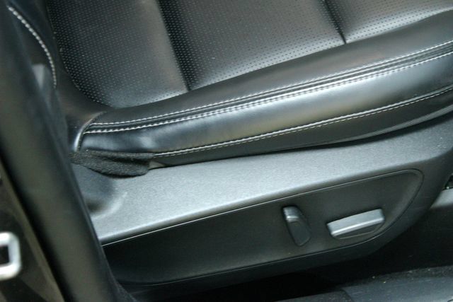 Used 2025 Ford Escape Platinum AWD/4WD image 10
