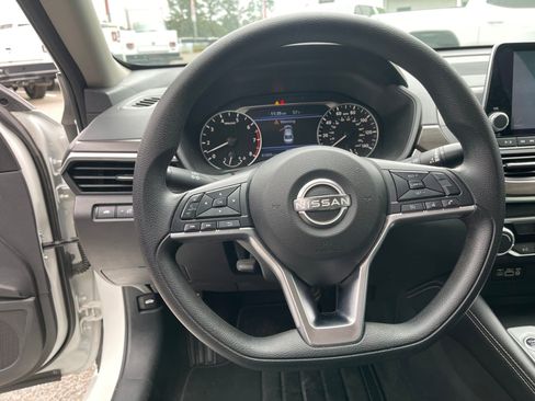 Used 2023 Nissan Altima 2.5 SV image 18