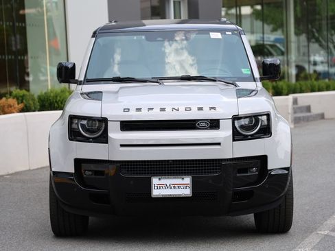 Certified 2026 Land Rover Defender 130 X-Dynamic SE AWD/4WD image 5