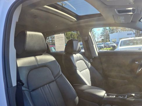 Used 2025 Honda HR-V EX-L image 11