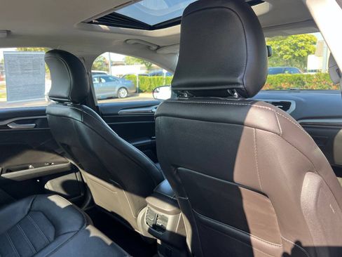 Used 2015 Ford Fusion SE w/ Equipment Group 202A FWD image 27