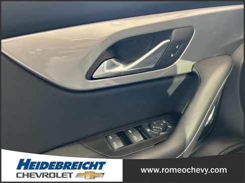 Used 2024 Chevrolet Blazer LT w/ Convenience Package FWD image 11