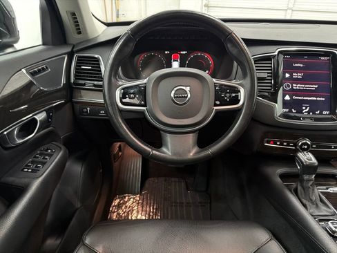 Used 2017 Volvo XC90 T6 Momentum w/ Momentum Plus Package AWD/4WD image 21