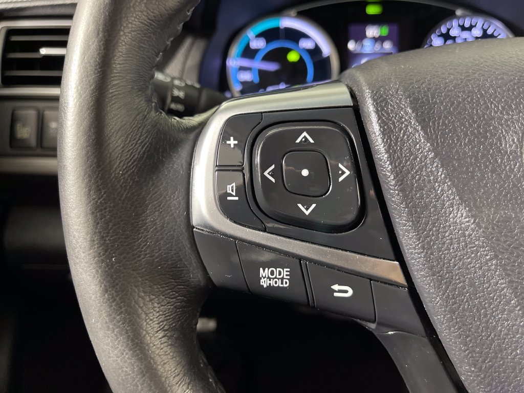 Used 2016 Toyota Camry XLE w/ Moonroof Package FWD image 26