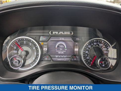 Used 2021 RAM 1500 4x4 Crew Cab image 19