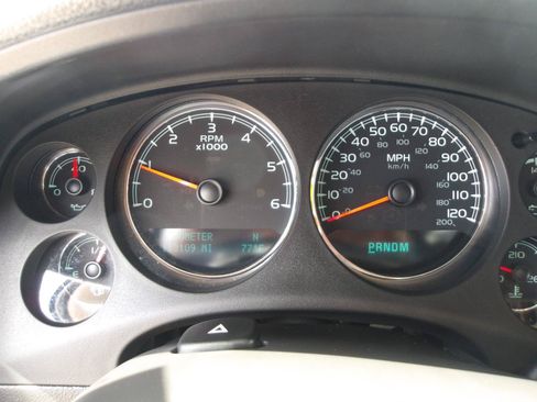 Used 2013 Chevrolet Tahoe LTZ RWD image 21