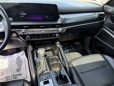 Certified 2024 Kia Telluride S w/ S Sunroof Package AWD/4WD image 16