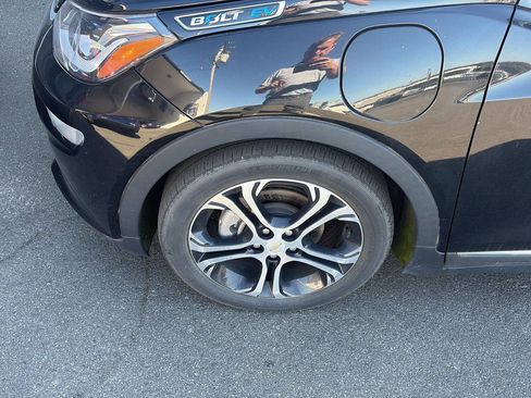 Used 2020 Chevrolet Bolt Premier w/ Infotainment Package image 3