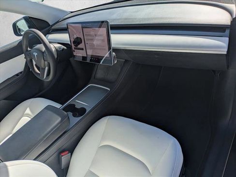 Used 2021 Tesla Model Y Long Range image 22