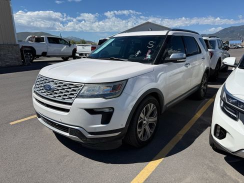 Used 2019 Ford Explorer Platinum AWD/4WD image 3