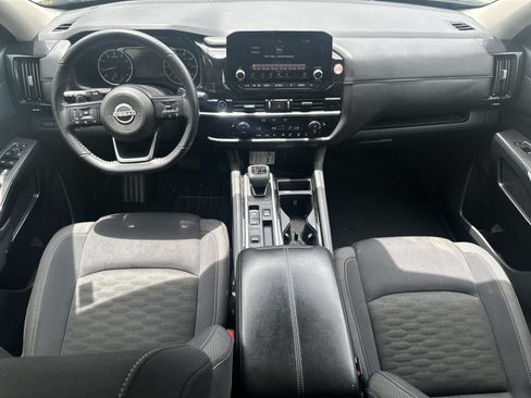 Used 2024 Nissan Pathfinder SV FWD image 22