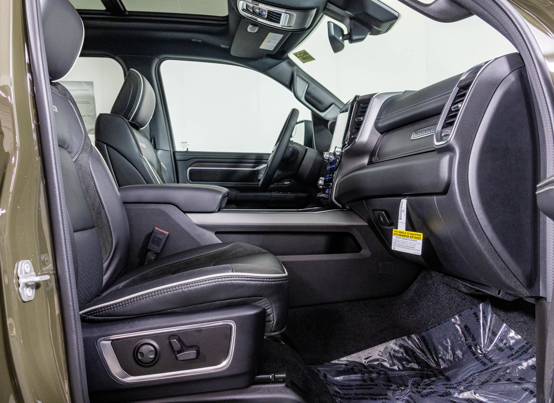 New 2027 RAM 1500 Laramie AWD/4WD image 41