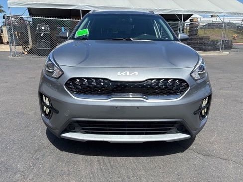 Used 2022 Kia Niro LXS image 2