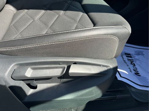 Used 2024 Volkswagen Atlas SE FWD image 34