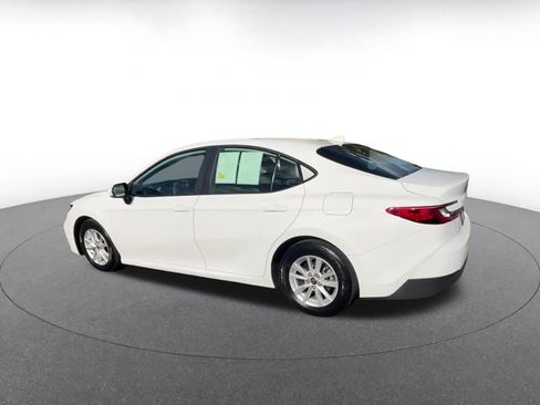 Used 2025 Toyota Camry LE image 10
