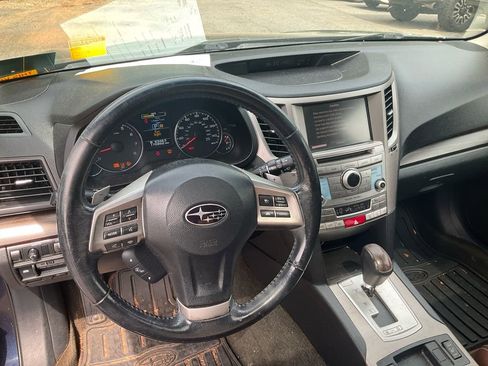 Used 2014 Subaru Outback 2.5i Limited AWD/4WD image 25
