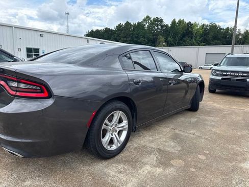 Used 2021 Dodge Charger SXT w/ Leather Interior Group RWD image 4