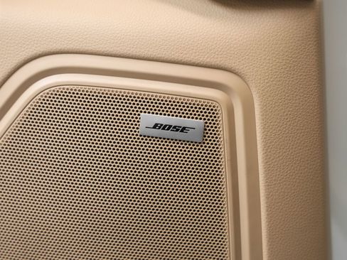 Certified 2023 Porsche Macan AWD/4WD image 35