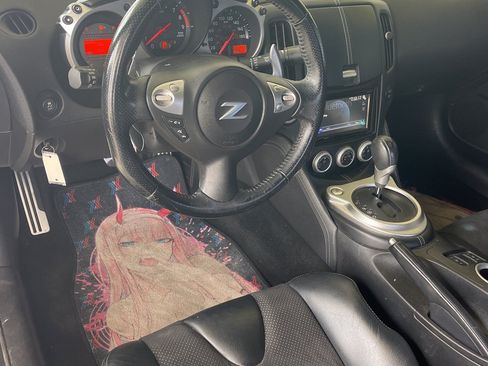 Used 2013 Nissan 370Z Touring w/ Sport Pkg RWD image 3