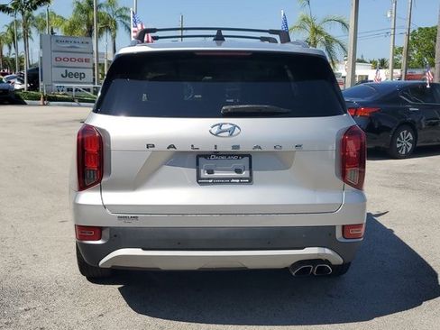 Used 2022 Hyundai Palisade SEL w/ 8P Bench Seat Package FWD image 6