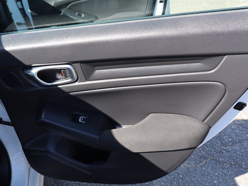 Used 2023 Honda Civic Sport image 16