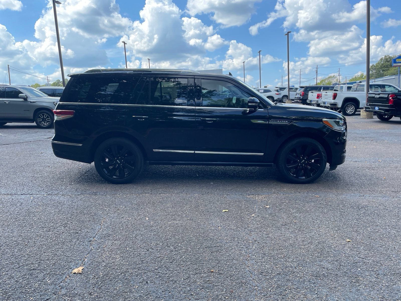 Used 2024 Lincoln Navigator Reserve AWD/4WD image 7