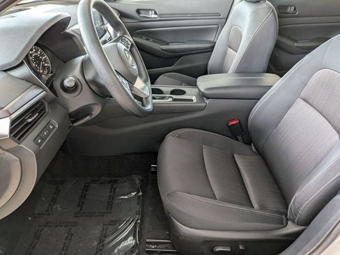 Used 2025 Nissan Altima 2.5 SV FWD image 20