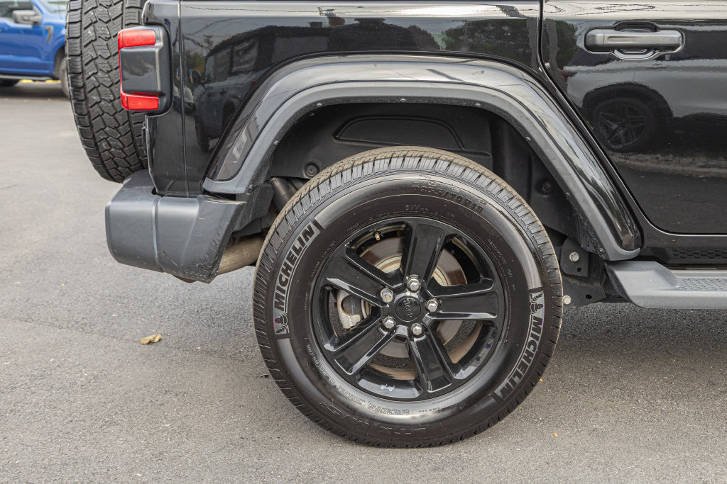 Used 2020 Jeep Wrangler Unlimited Sahara AWD/4WD image 12