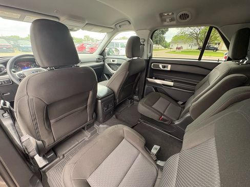Used 2023 Ford Explorer XLT AWD/4WD image 24