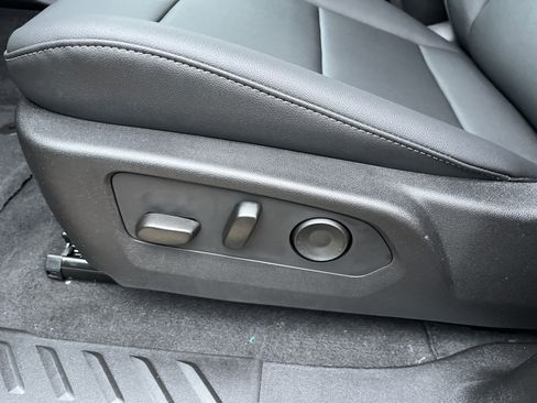 New 2026 GMC Canyon Elevation w/ Convenience Package image 21