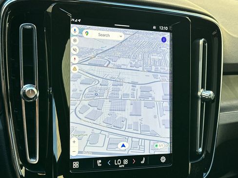 Used 2023 Volvo XC40 Recharge Ultimate image 22