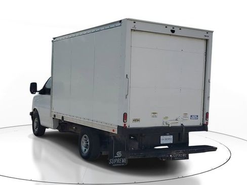 Used 2021 Chevrolet Express 3500 w/ Power Convenience Package RWD image 3
